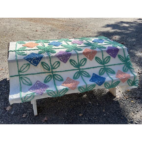 Vtg Chenille Bedspread Coverlet Twin 72x86 Geometric Floral Cottage Farmhouse - Picture 3 of 11